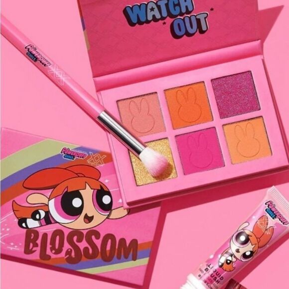 NIB Blossom Eyeshadow Palette - Picture 10 of 15